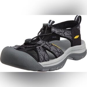 Keen Women’s Venice H2 sandals in a black and grey colorway 7 Hiking Fishing